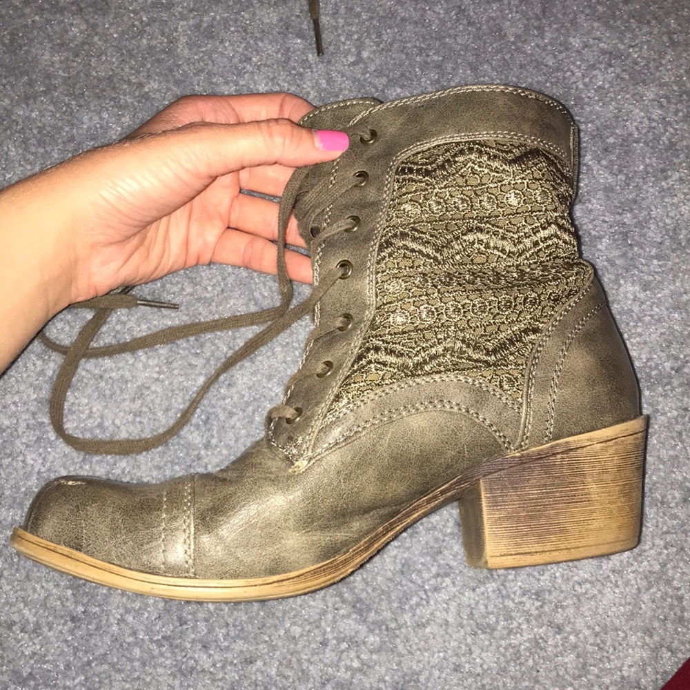 Roxy Booties